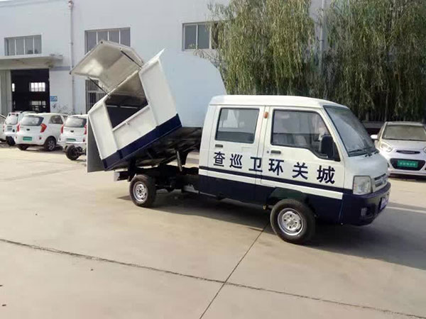 自卸車